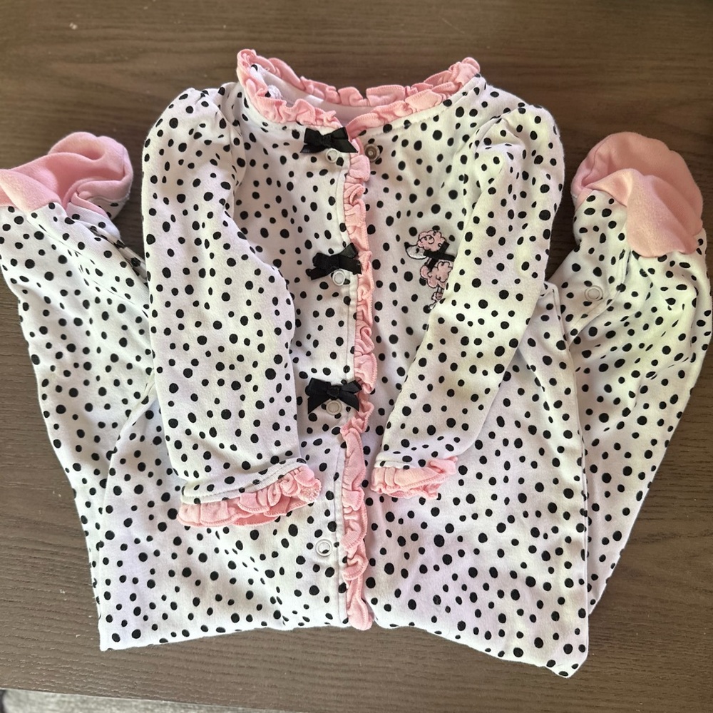 BUNDLE Baby Girl 5 items. All 9 months. No tears/stains. Smoke free home.